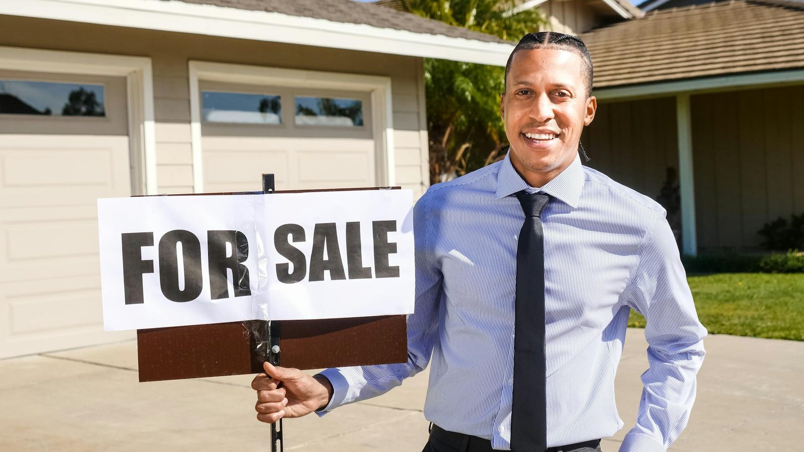 10 real estate social media marketing strategies to grow your brand ( + top tools)